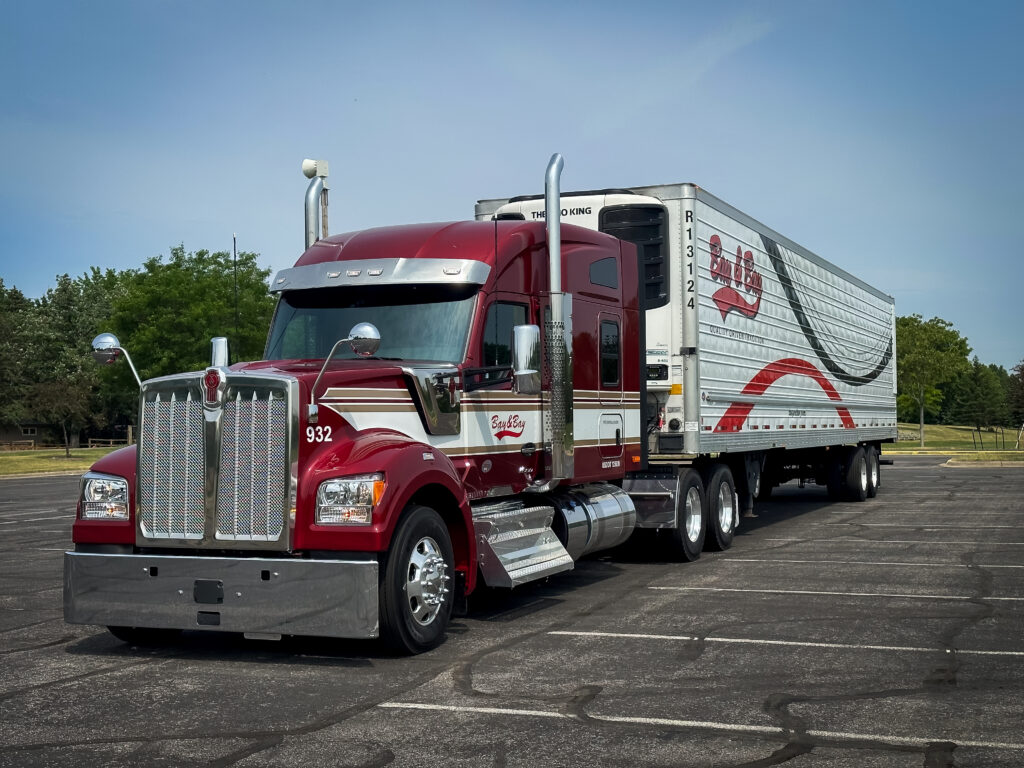 Pick the best refrigerated trucking company - Bay and Bay Transportation